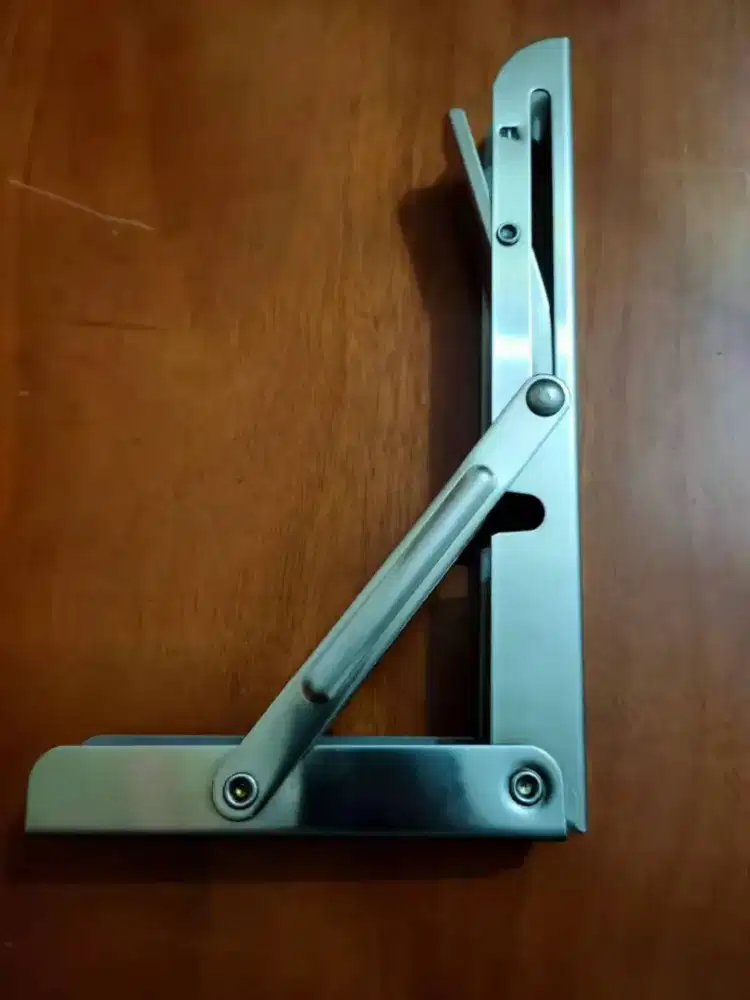 Di cari segera supir truk dan kernet