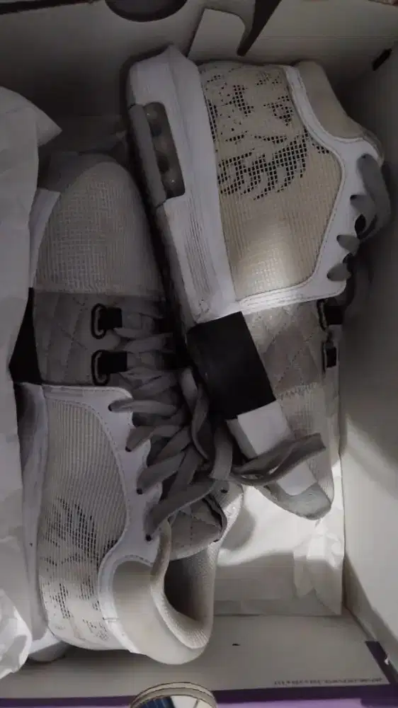 Nike LeBron Witness 8