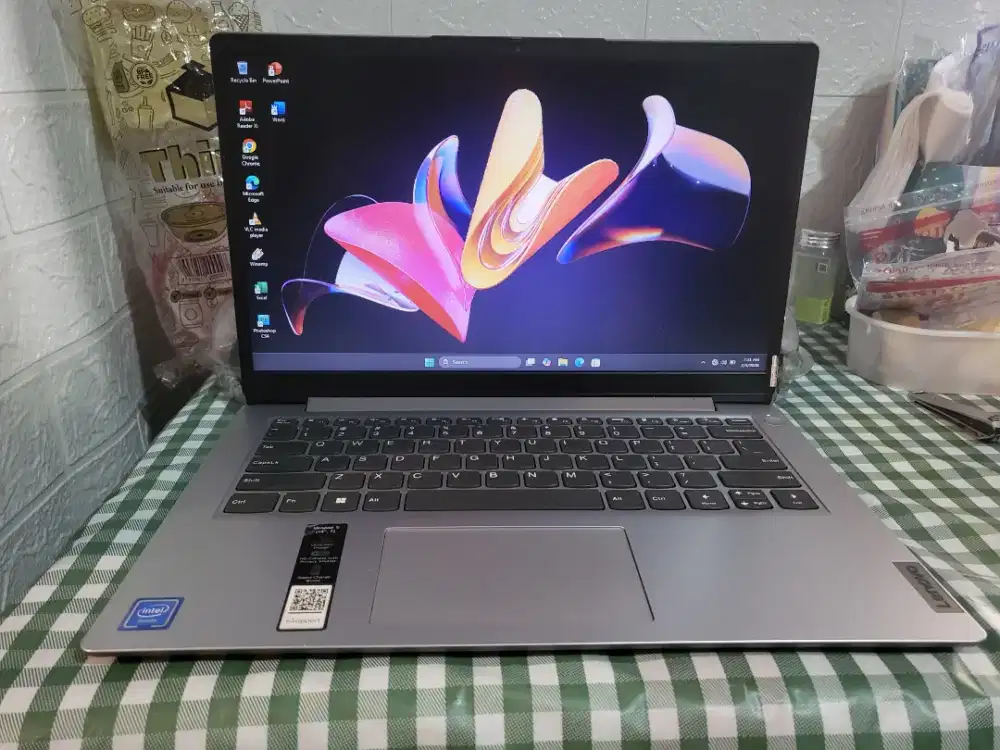 Laptop lenovo ideapad 1i (14,7)