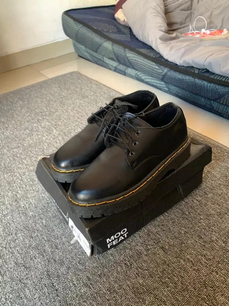 Sepatu Kulut Docmart Boots Hitam Kondisi 100% Mulus dsn Baru