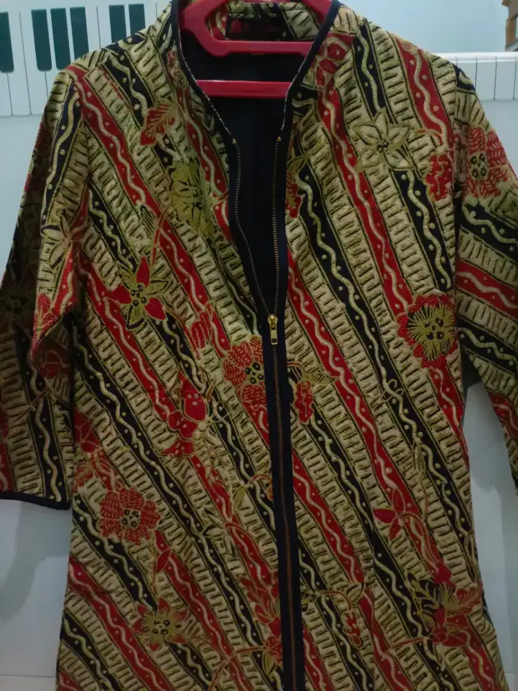 jaket atau baju batik wanita mrek Arima boutique