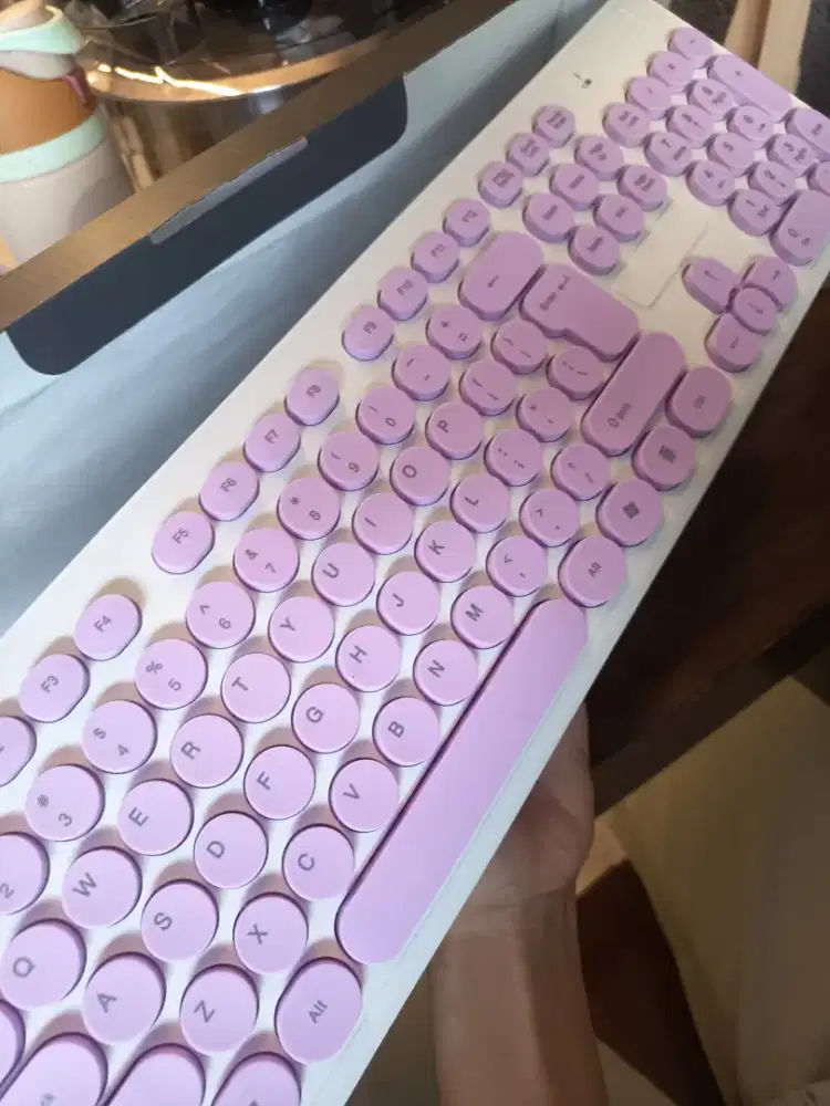 KIVEE Keyboard wireless mini Ringan dan Portable KV-K20 104 keys