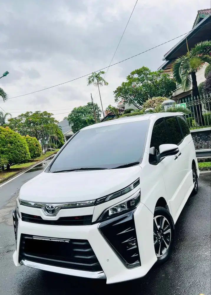 Toyota Voxy Sunroof Mulus Pajak Panjang