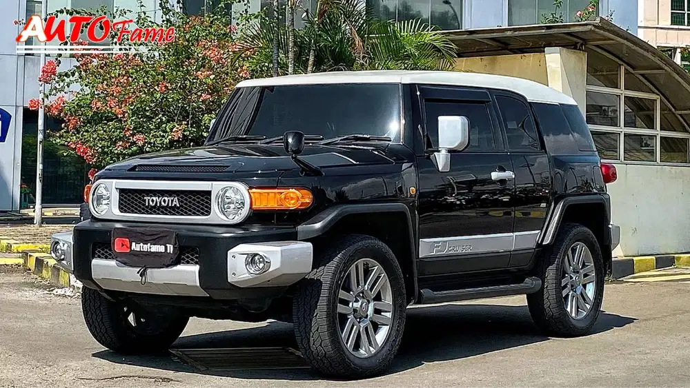 Toyota FJ Cruiser 4x4 AT Fullspec NIK 2014 Black On Black