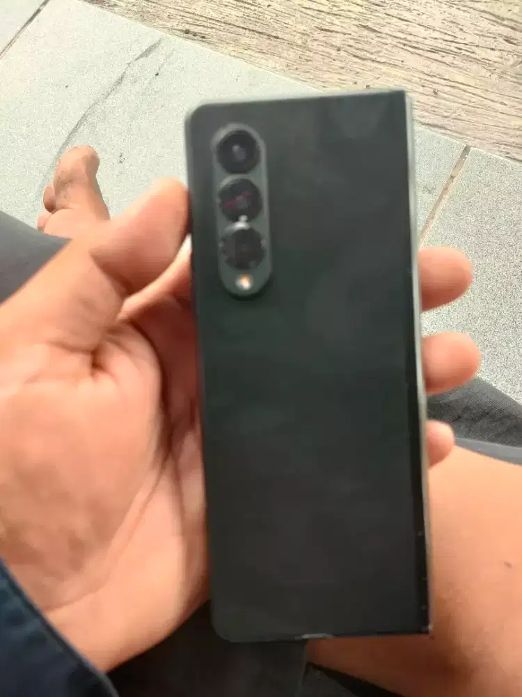 Samsung fold 3 12/256 minus