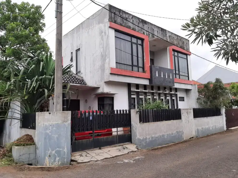 Rumah 2 Lantai Tanah Luas Di Komplek Guruminda Kota Bandung