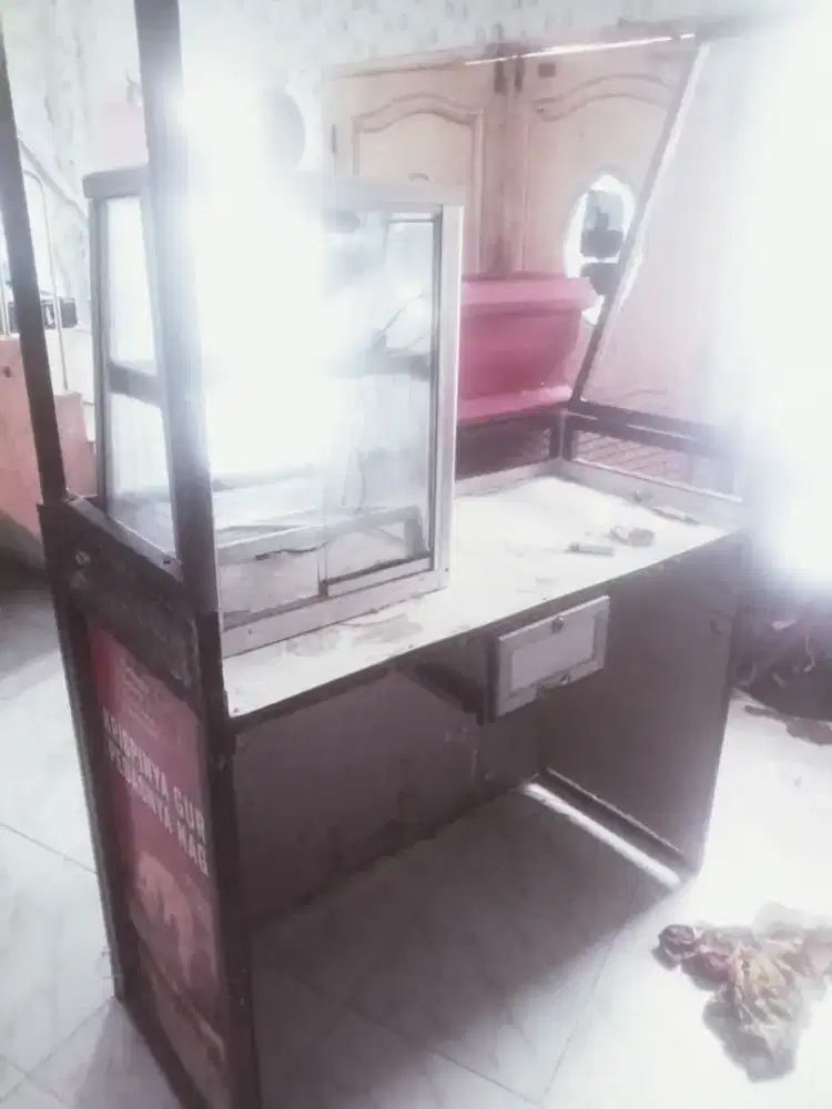 Meja etalase friedchiken bekas