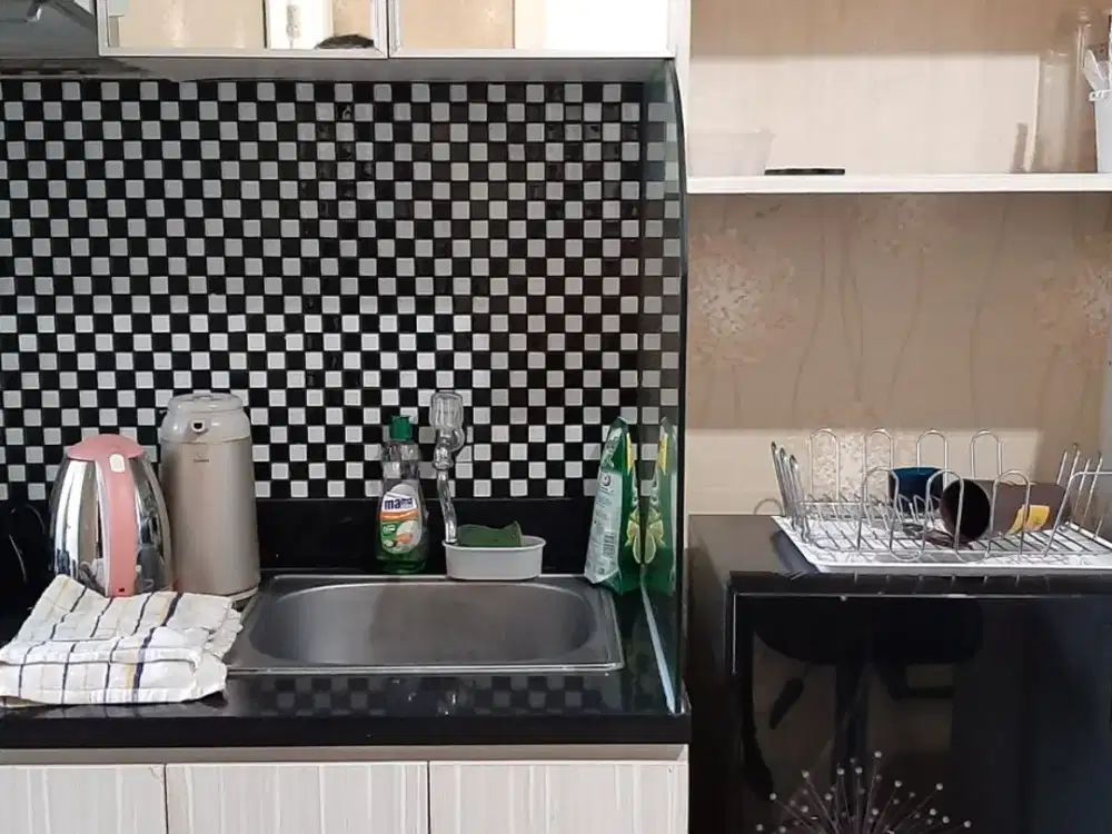 disewakan unit apartemen green lake sunter,2kamar furnished,lantai tengah,view laut priok,hadap utara