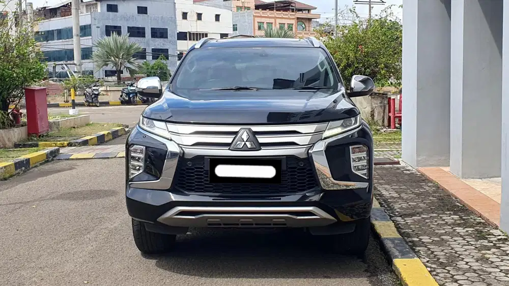 Km37rb mitsubishi pajero sport dakar 2022 hitam diesel sunroof