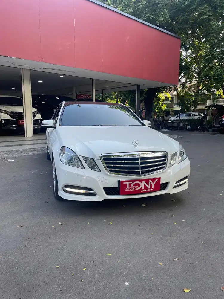 Mercy E300 AVG Sunroof DP 26jt Saja 2012 Putih