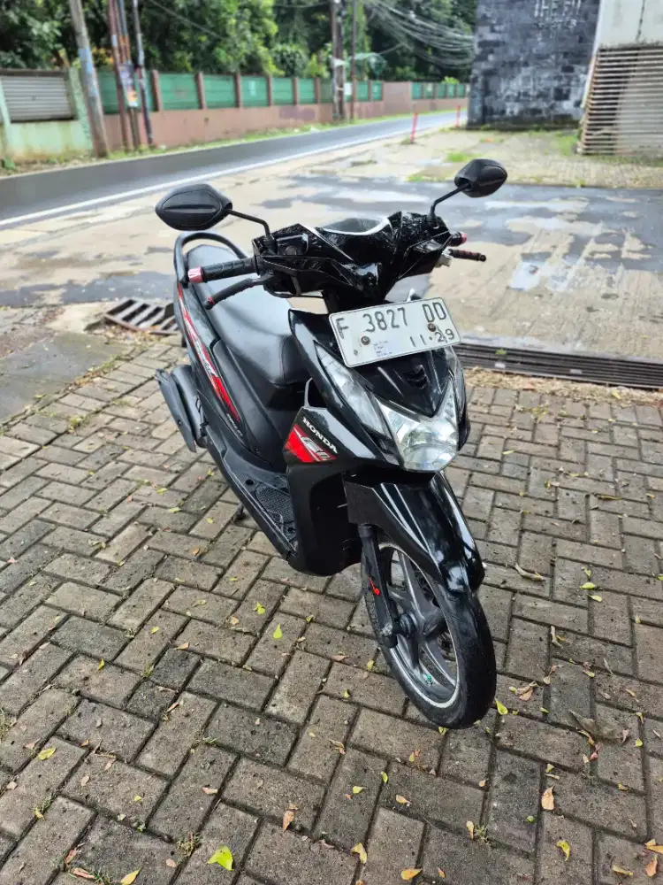 Dijual Honda Beat FI tahun 2014 surat lengkap
