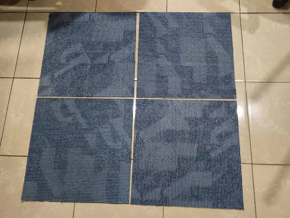 kARPET TILE BIRU 01 50CMX50CM