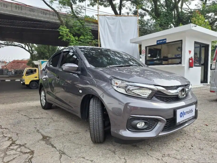 DP MURAH Honda Brio Satya 1.2 E Bensin-AT 2022 Abu-Abu CVDHD