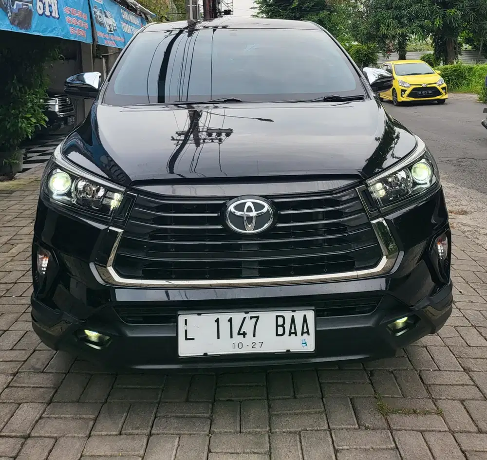 Toyota Innova Venturer 2.0 Bensin AT 2022
