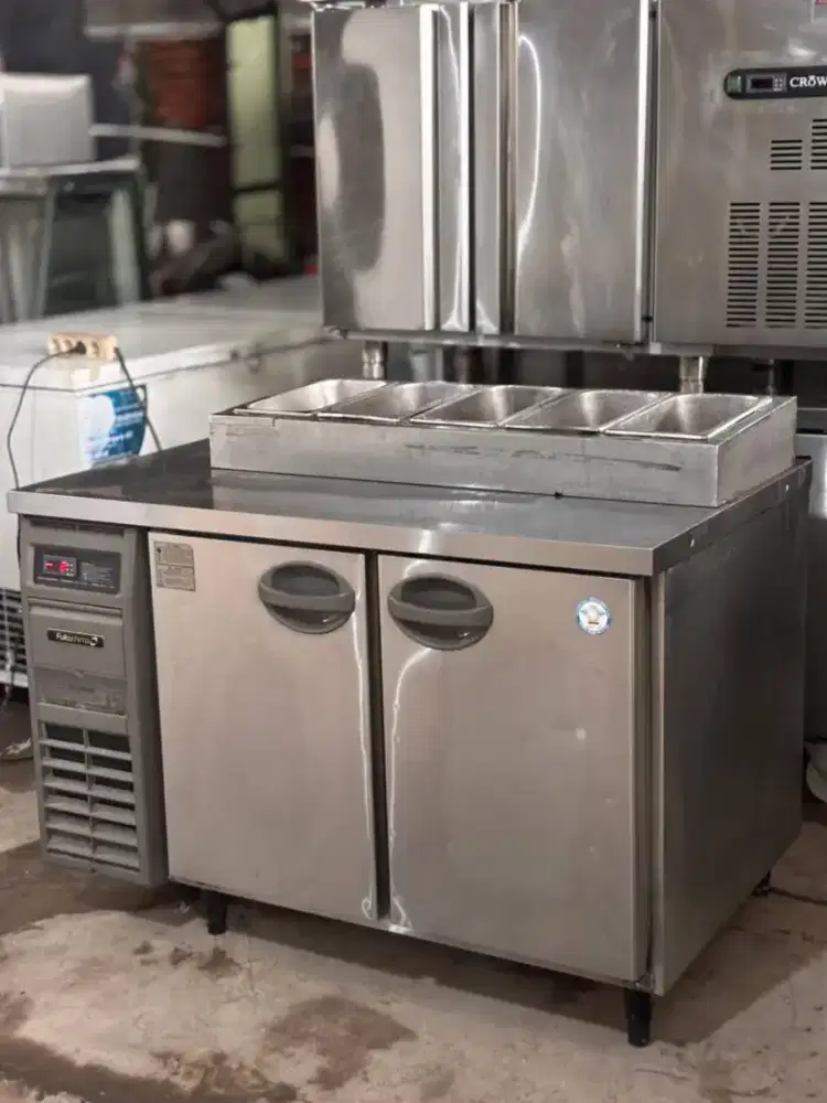 UNDERCOUNTER CHILLER SALAD 2 PINTU

Ukuran 120x75x85
Merk Fukushima