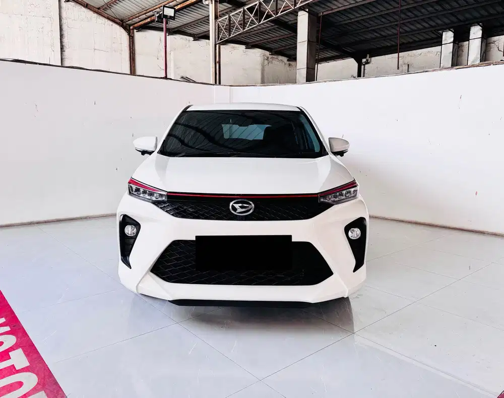 2023 Xenia R 1.5 At km 9.300