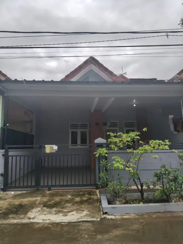 Disewakan rua.h rapi di taman harapan baru Bekasi