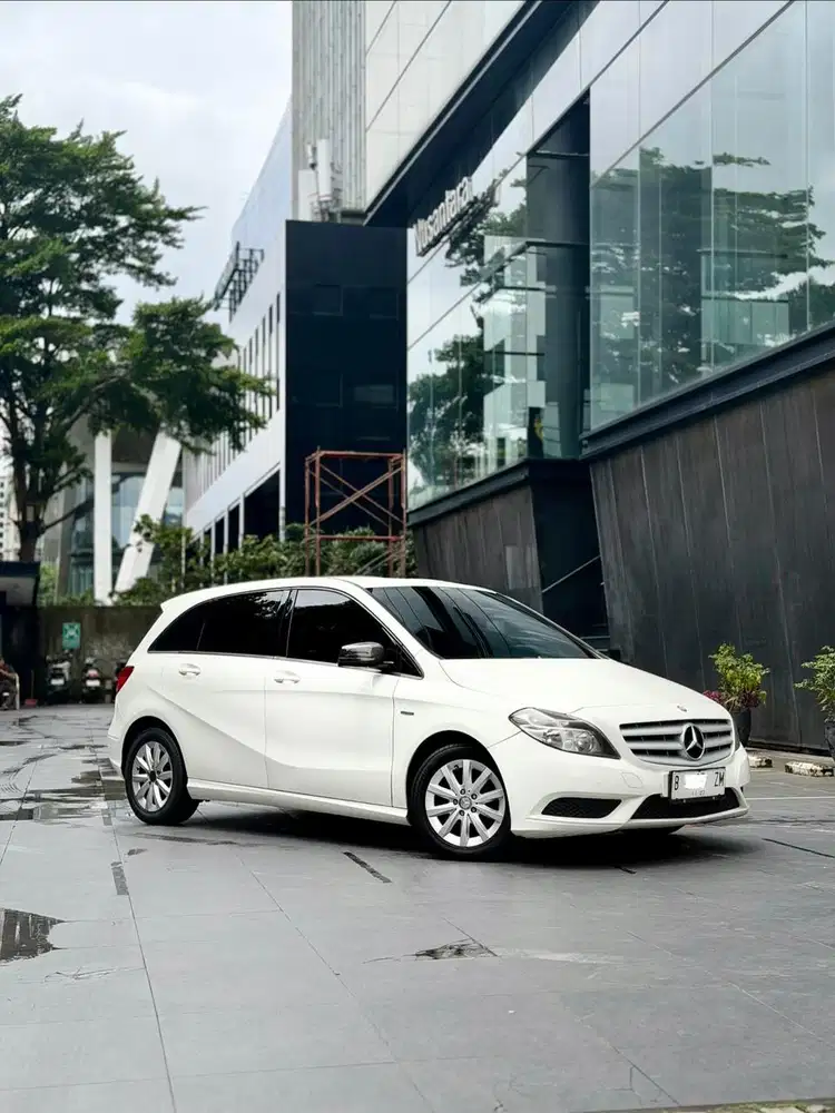 Mercedes-Benz B200 2012 Bensin