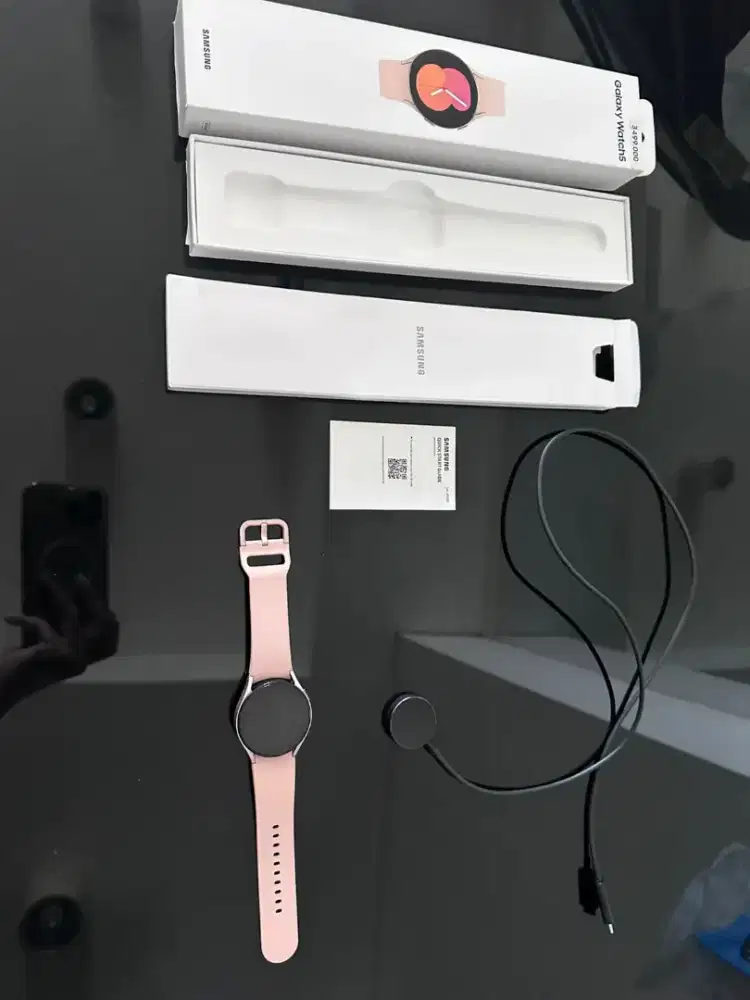 Samsung Galaxy Watch 5 size 40mm Pink