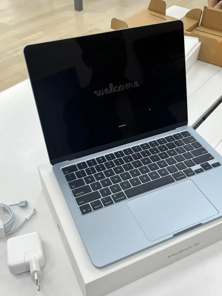 Macbook Air M4 13 16/256 GARANSI RESMI Tukar Tambah Cicilan Kredit