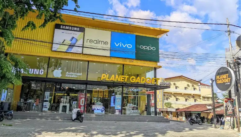 DISEWAKAN TEMPAT DI AREA PLANET GADGET KUPANG