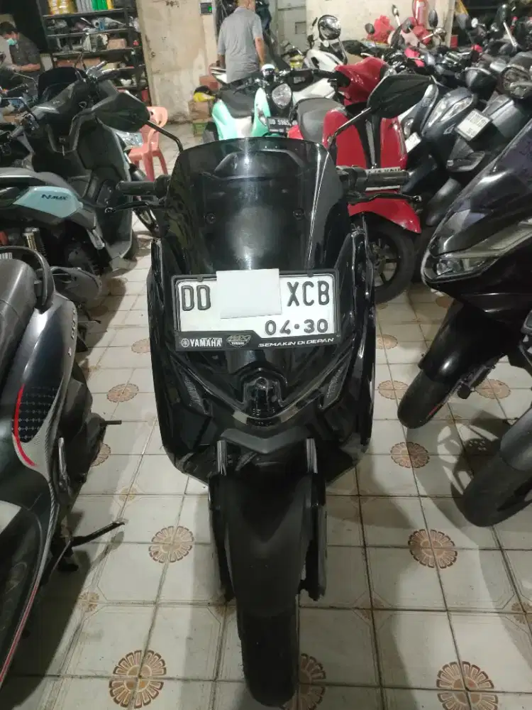 Yamaha nmax 2025 hitam