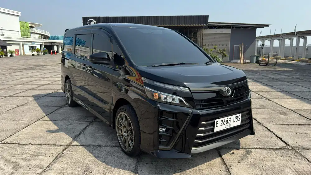 TOYOTA VOXY 2.0 AT 2020/2021 KM 25RB