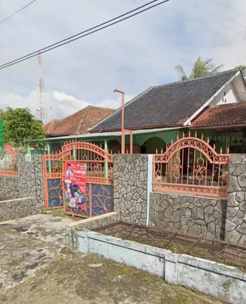Rumah pribadi/rumah masyarakat