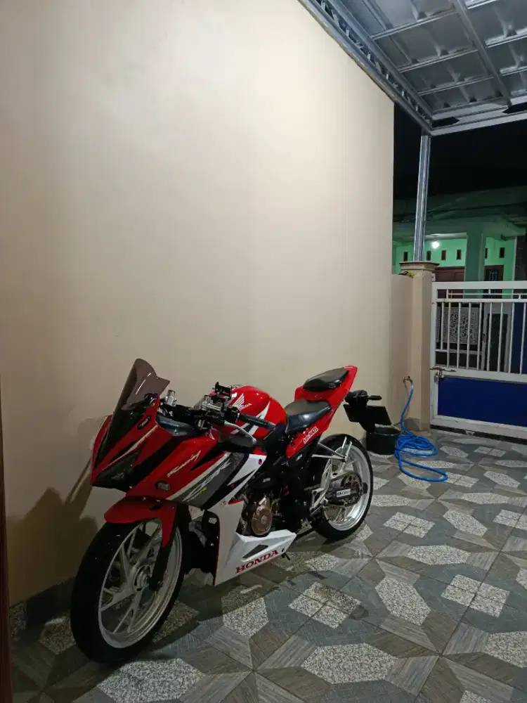 CBR150R TAHUN 2018