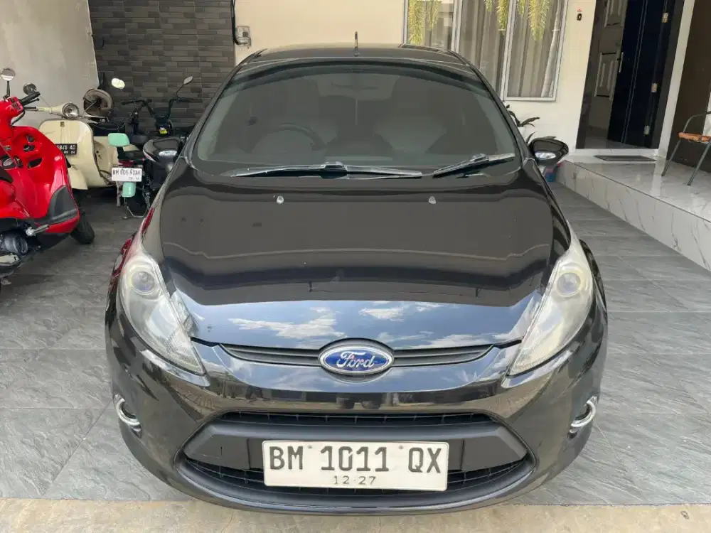 Dijual cepat ford fiesta 1.4 trend mt 2012 super