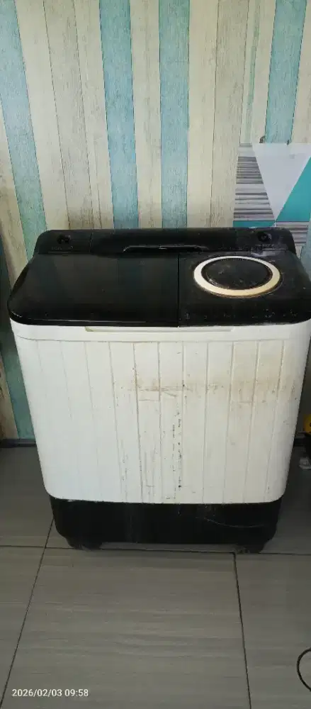 Mesin cuci bekas minus