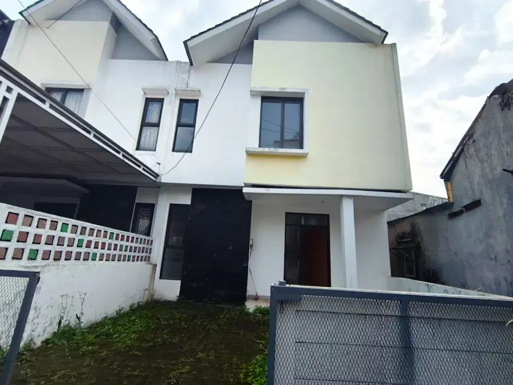 Rumah Luas Di Komplek Jl Utama Cipamokolan Bandung Timur