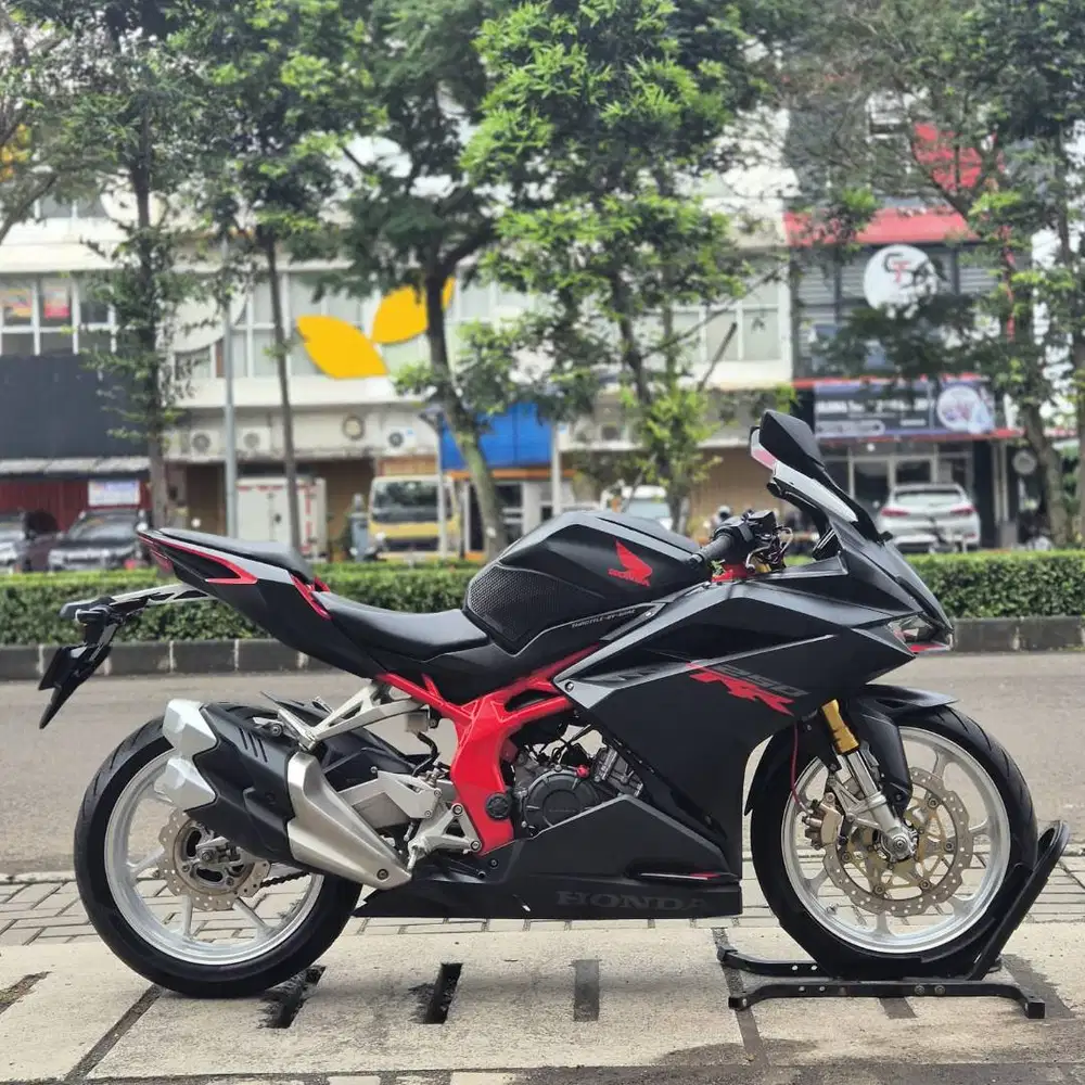 HONDA CBR 250RR NON ABS 2019 HITAM LOW KM PAJAK PANJANG GAS BRUTAL