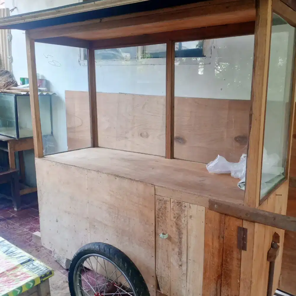 Gerobak masih baru mulus