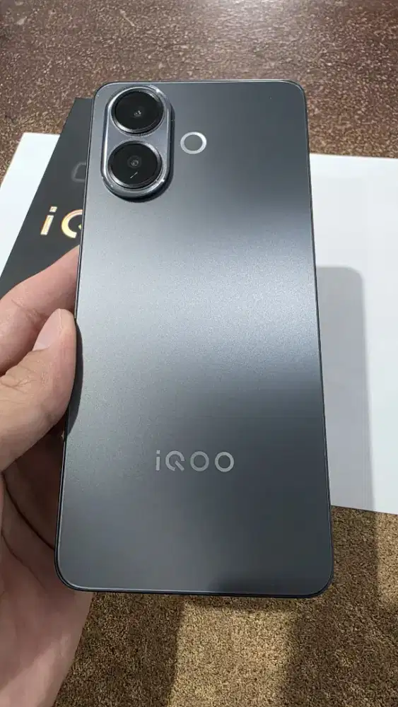 Dijual iqoo Z10R hitam
12/256g