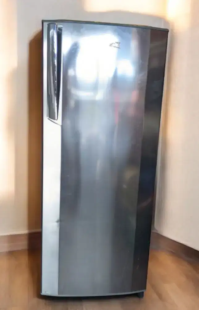 Freezer Berdiri Merek LG