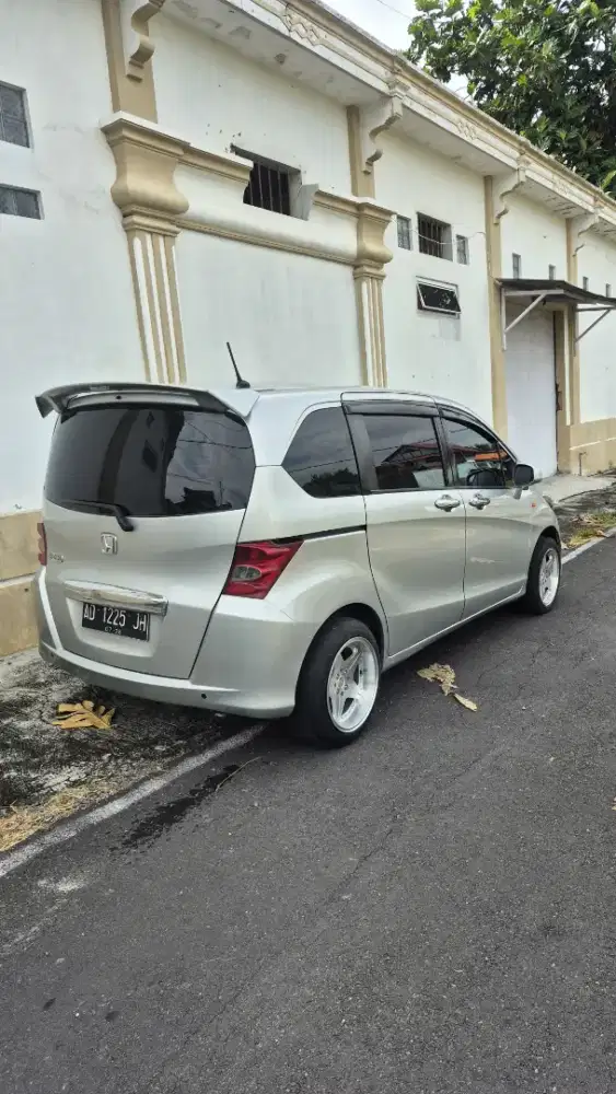 honda freed sd 2009 matic