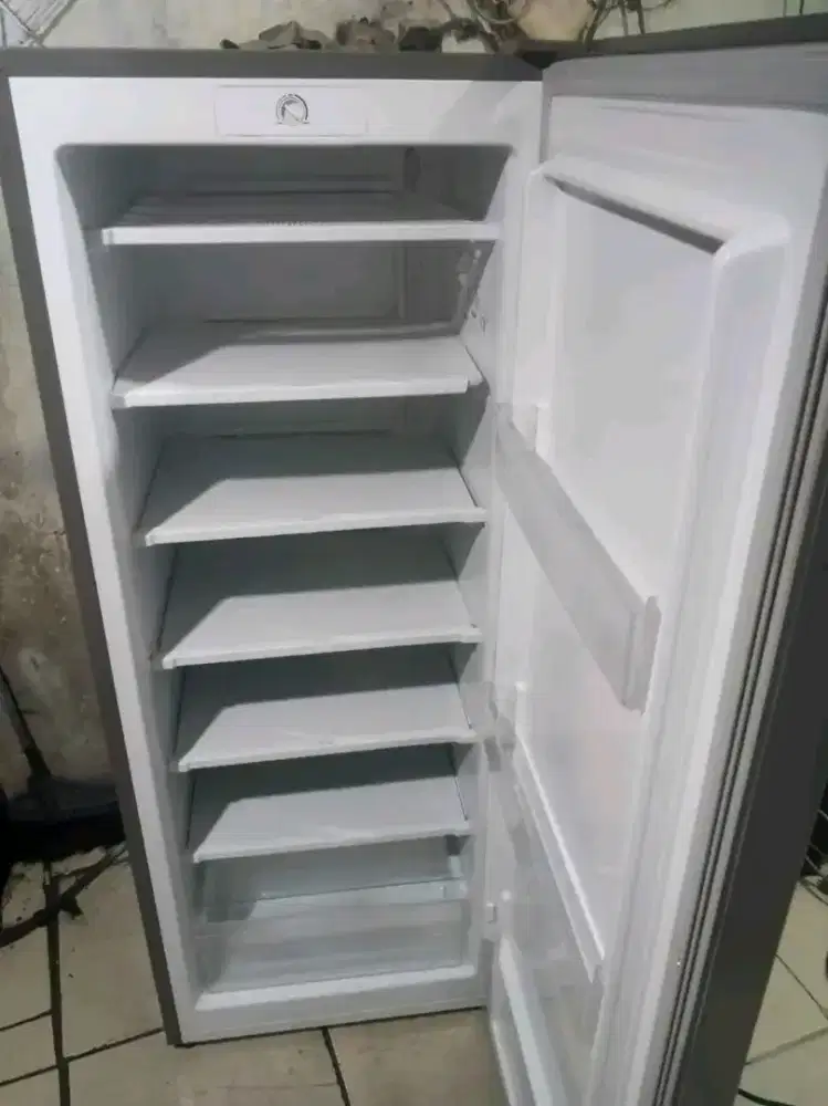 Jual bu freezer kulkas ukuran 6 rak merk GEA
