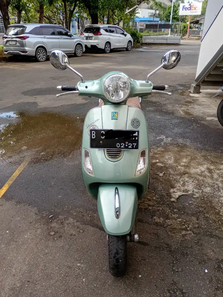 DIJUAL VESPA LX 125 TAHUN 2011 – HIJAU