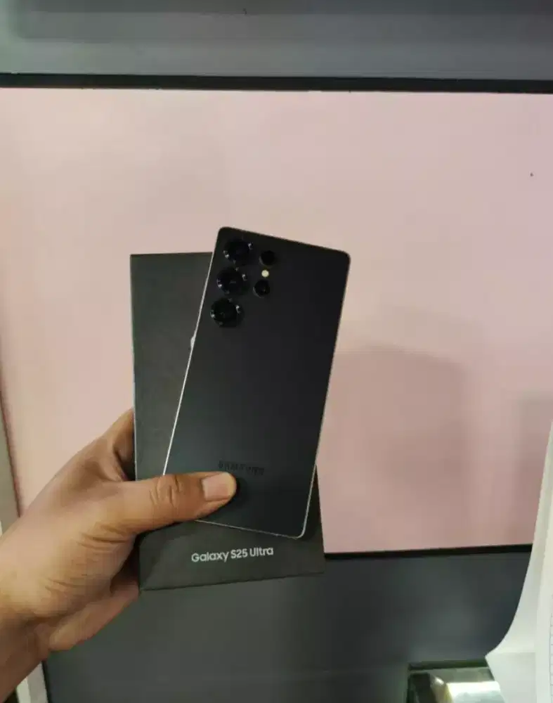 Samsung S25 ultra 12/256gb sein, garansi on mei 2026