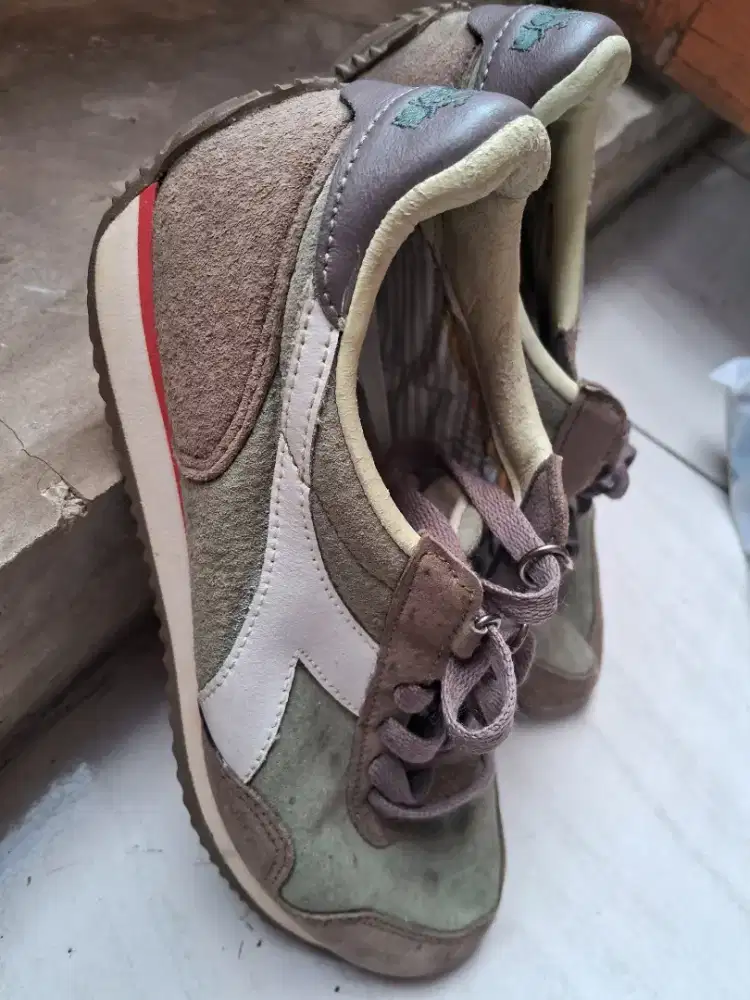 Sepatu Diadora Made In Korea