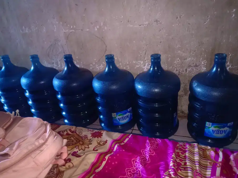 Galon Aqua layak pakai