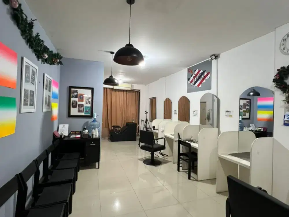 DIJUAL RUMAH + ROOFTOP BISA UNTUK USAHA DI PULOMAS JAKARTA TIMUR