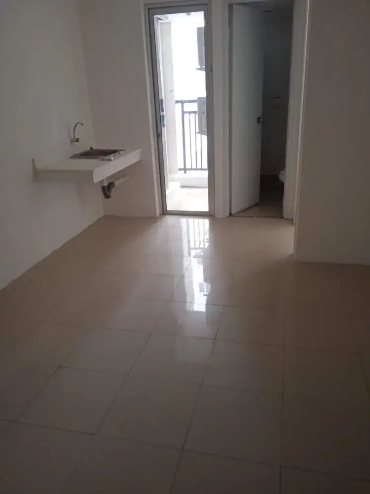 DIJUAL DIBAWAH HARGA PASAR UNIT 2 KAMAR DIATAS MALL APARTEMEN BASSURA