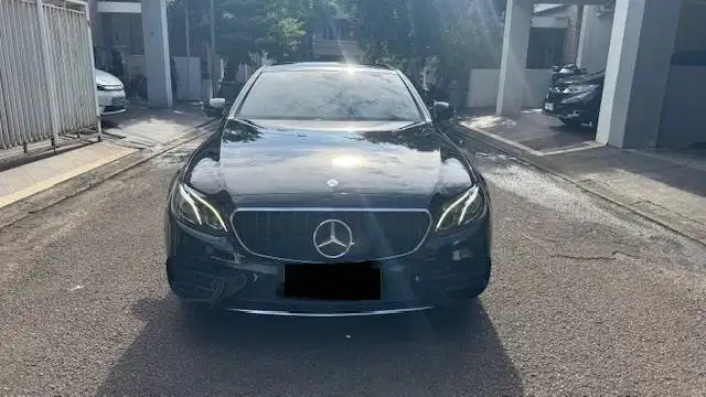 Mercedez Benz E300 AMG Line Black 2017 Low Odo KM 31rb Pajak Panjang