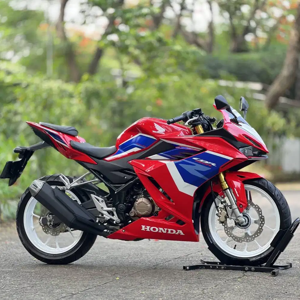 HONDA NEW CBR 150R ABS TRICOLOR 2023 KM 2K PAJAK PANJANG FULL MULUS