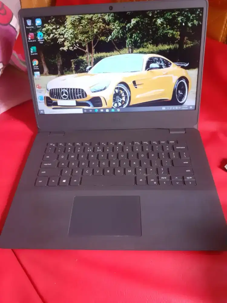 Laptop DELL ryzen 3 8/512 ssd