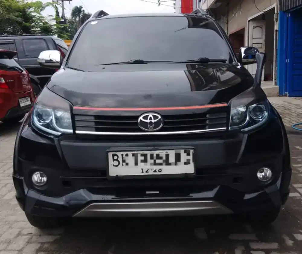Rush TRD Ultimo Manual 2017 Hitam