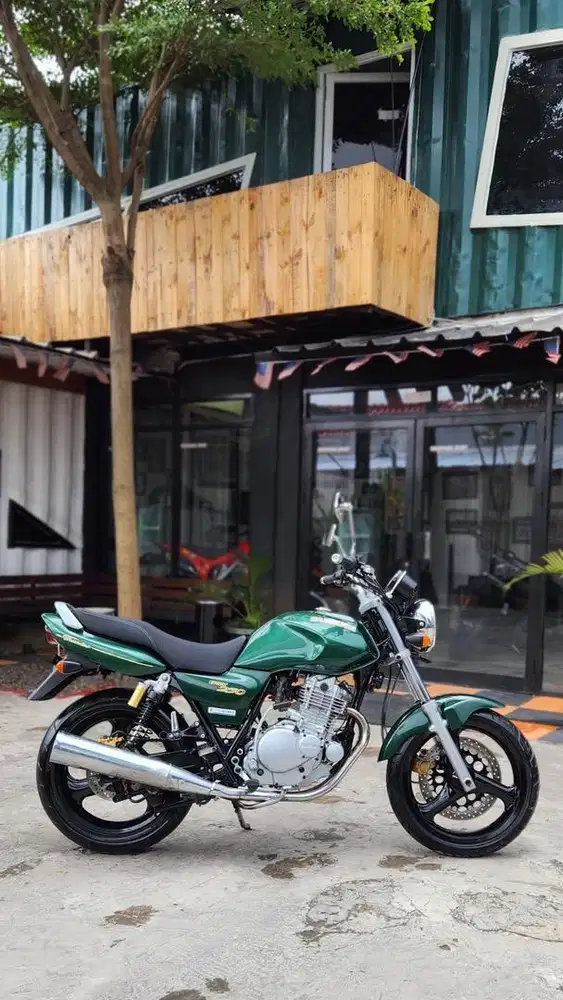 Suzuki Thunder GSX 250cc 2002