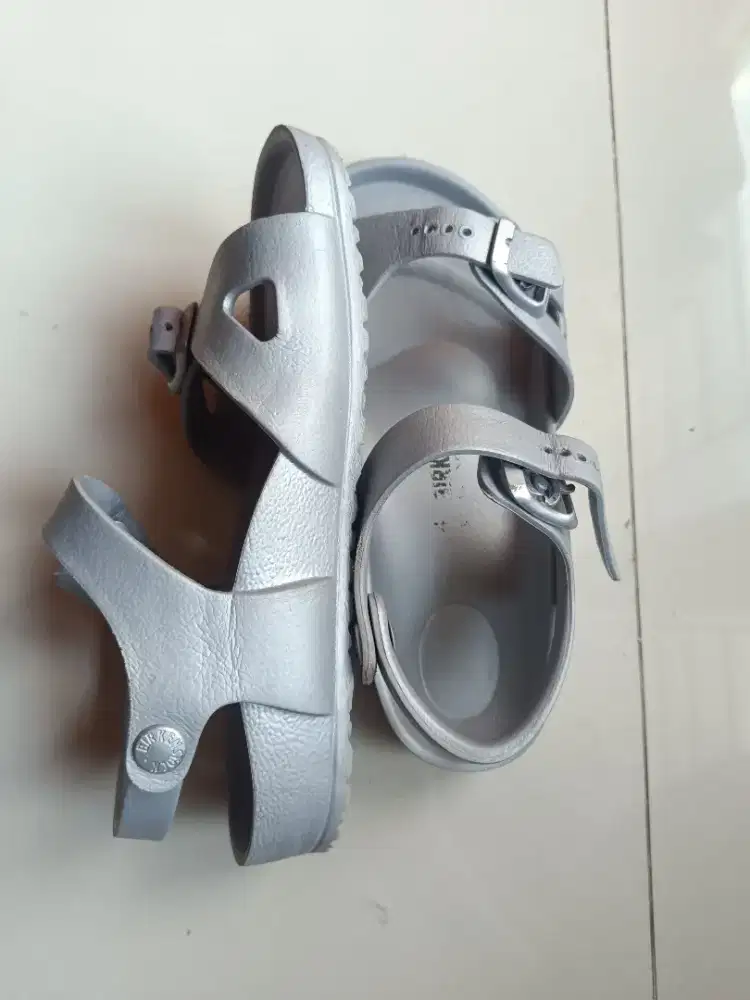 Preloved sandal birkenstock kids grey